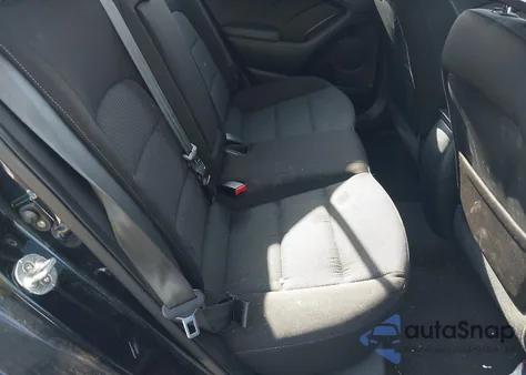 2017 Kia Forte Lx z USA, uszkodzony, nr VIN KNAFK5A85H5703529